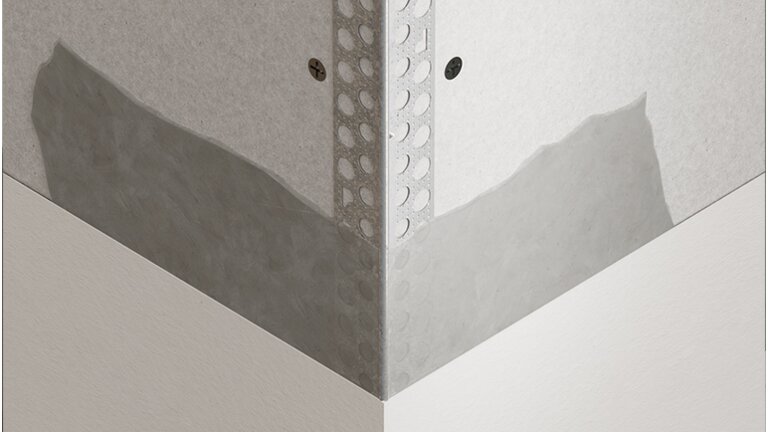 Ecke mit Metall Spachtelprofil